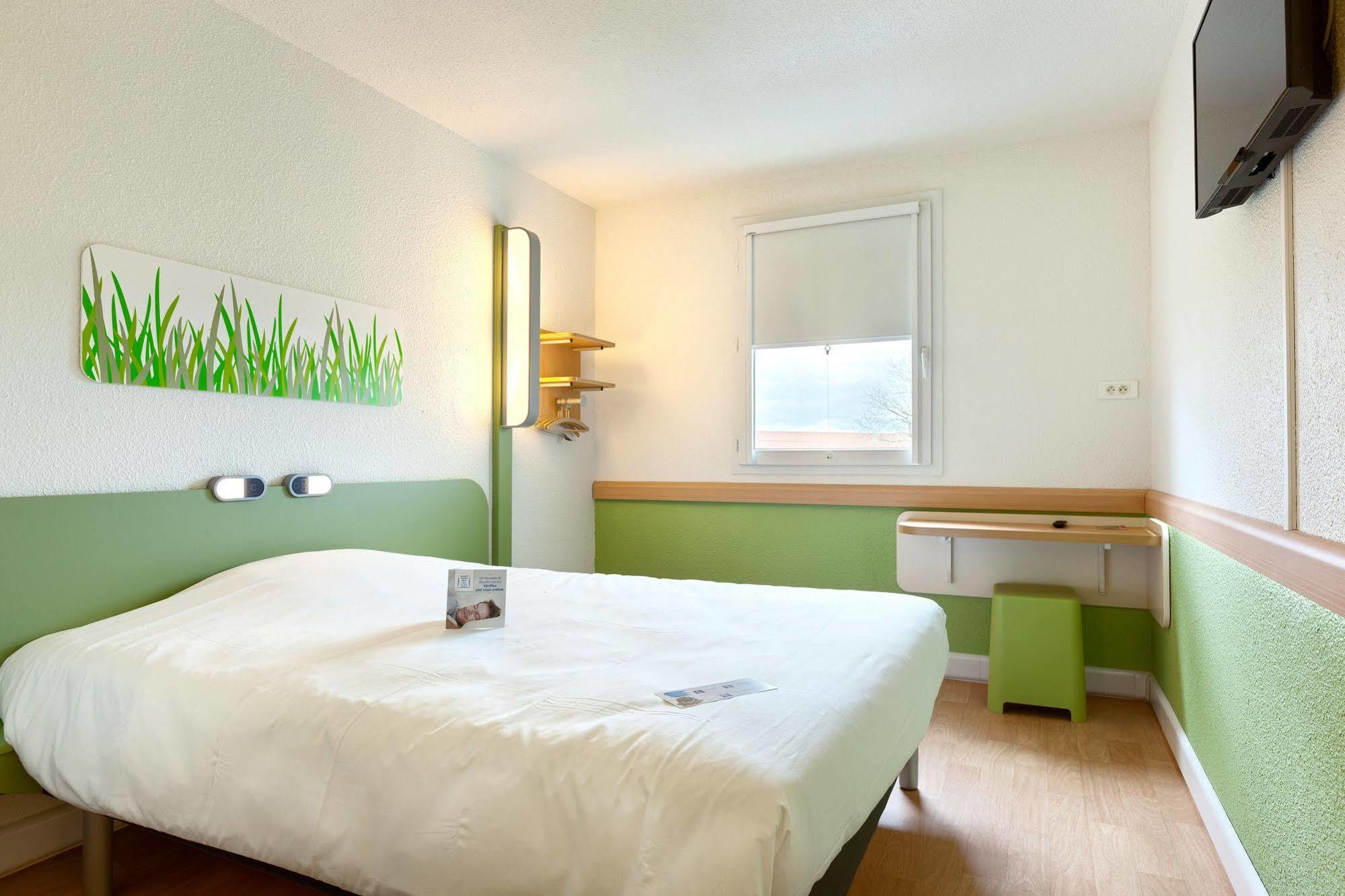 Ibis Budget La Roche Sur Yon Vendespace Mouilleron-le-Captif Esterno foto